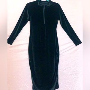 Black velour stretch dress with font top zipper